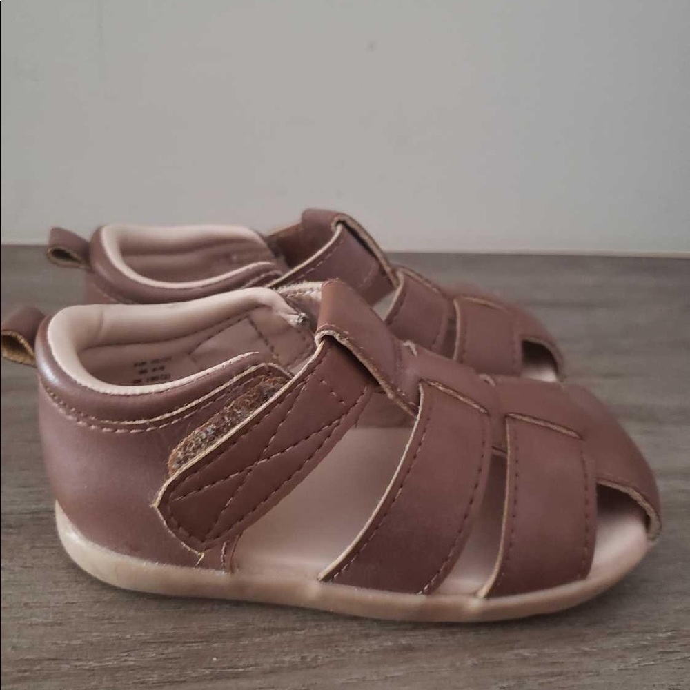 ⭐️2/25⭐️
H&M Sandals - Picture 3 of 5